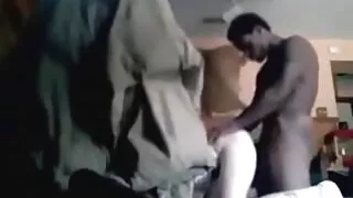 اس کی سلٹی بیوی ہر وقت تفریح ​​کے لیے رہتی ہے۔