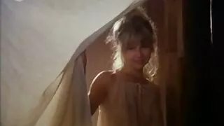 سنہرے بالوں والی امبر مور نے اپنی بلی کھانے اور چودنے سے پہلے دوست کے بھائی کی عریاں تصویریں لی