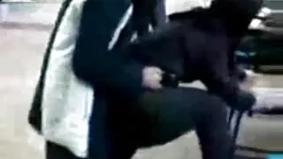 خوبصورت نوجوان کم ویلز اور اس کے لپ اسٹک نپل